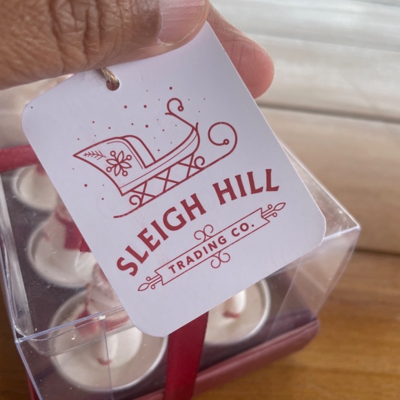 Sleigh Hill snowman candles - Picture 2 of 4